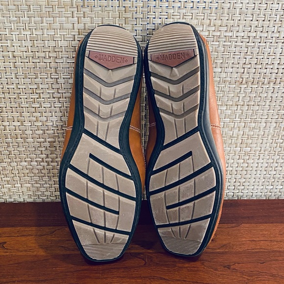 🌟HP🌟Like New! Madden M-Need Tan Faux Leather Slip-On Loafer 9.5 - Picture 11 of 12